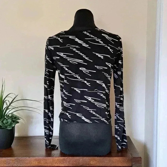 ❤️ Dynamite Long Sleeved Cropped  Top - Picture 3 of 10